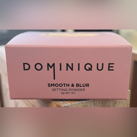 Dominique Cosmetics Other - DOMINIQUE Smooth & Blur Setting Powder TRANSLUCENT Full Size New In Box